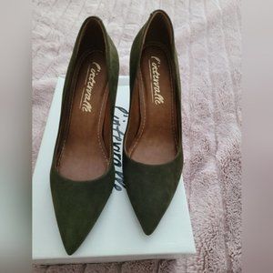 L' Intervalle Love Olive Nubuck Pump s6